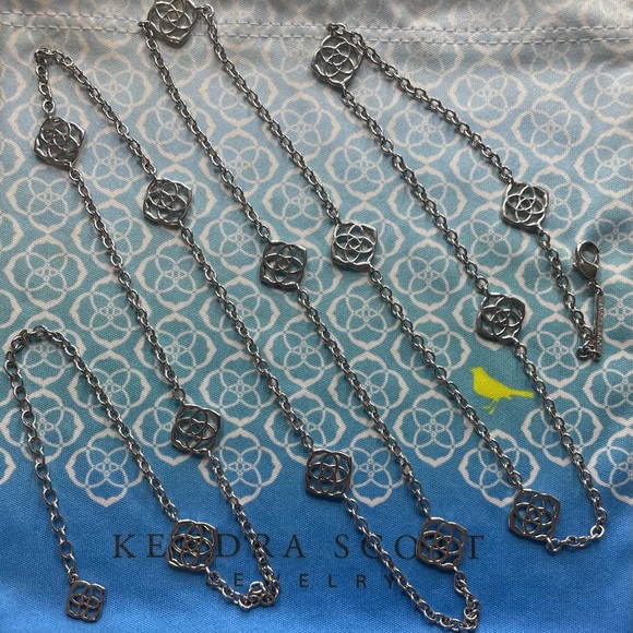Kendra Scott Jewelry - EUC Silver Devalyn Logo Necklace